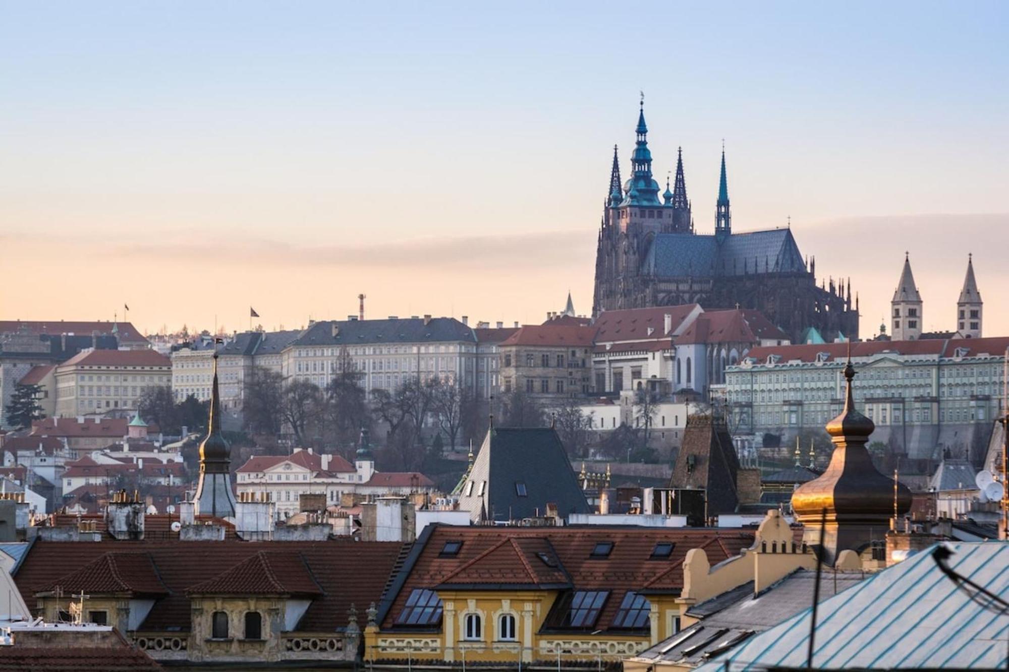 Roy 2 Bdr Apartment With Prague Castle View, Parking & Ac エクステリア 写真
