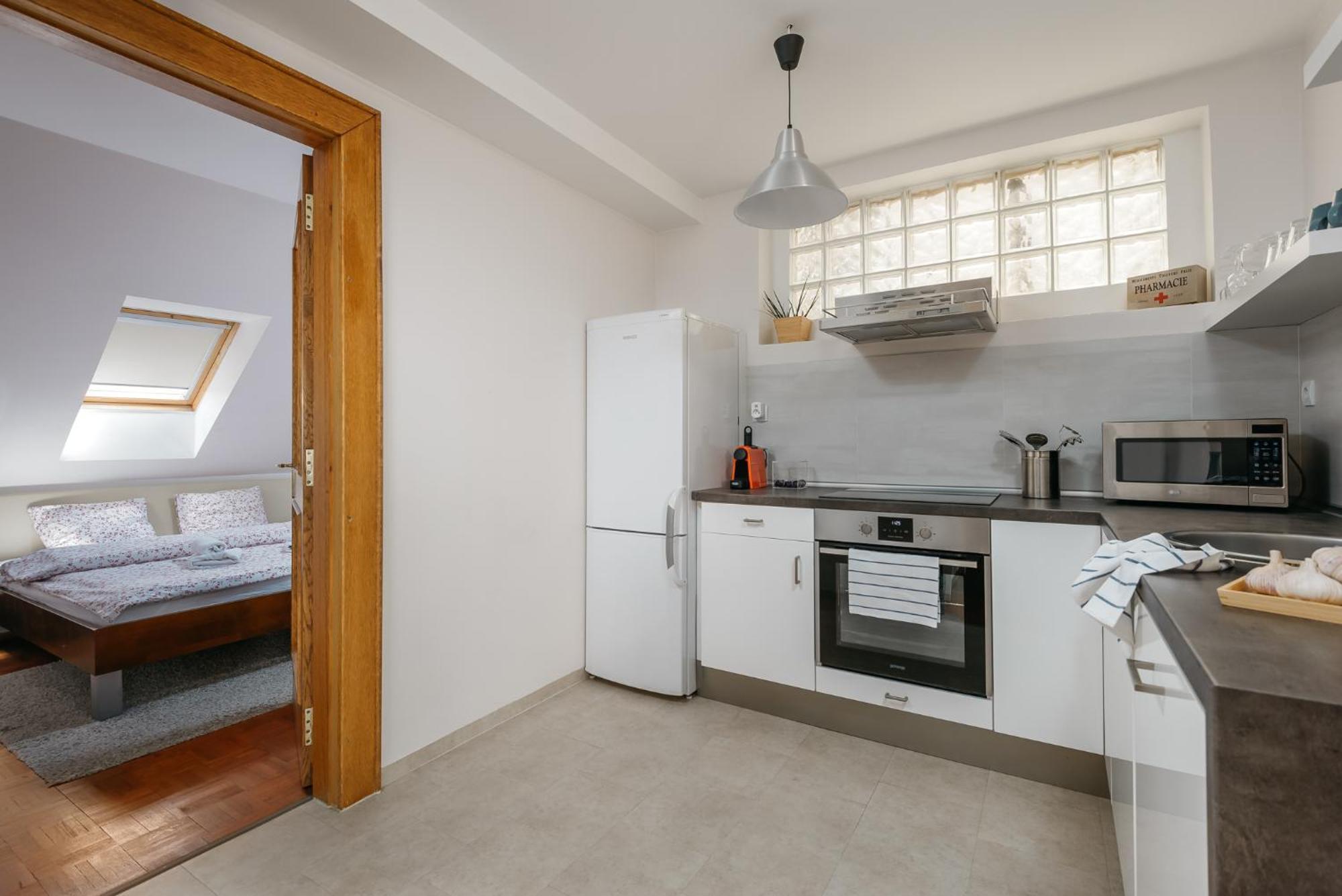 Roy 2 Bdr Apartment With Prague Castle View, Parking & Ac エクステリア 写真