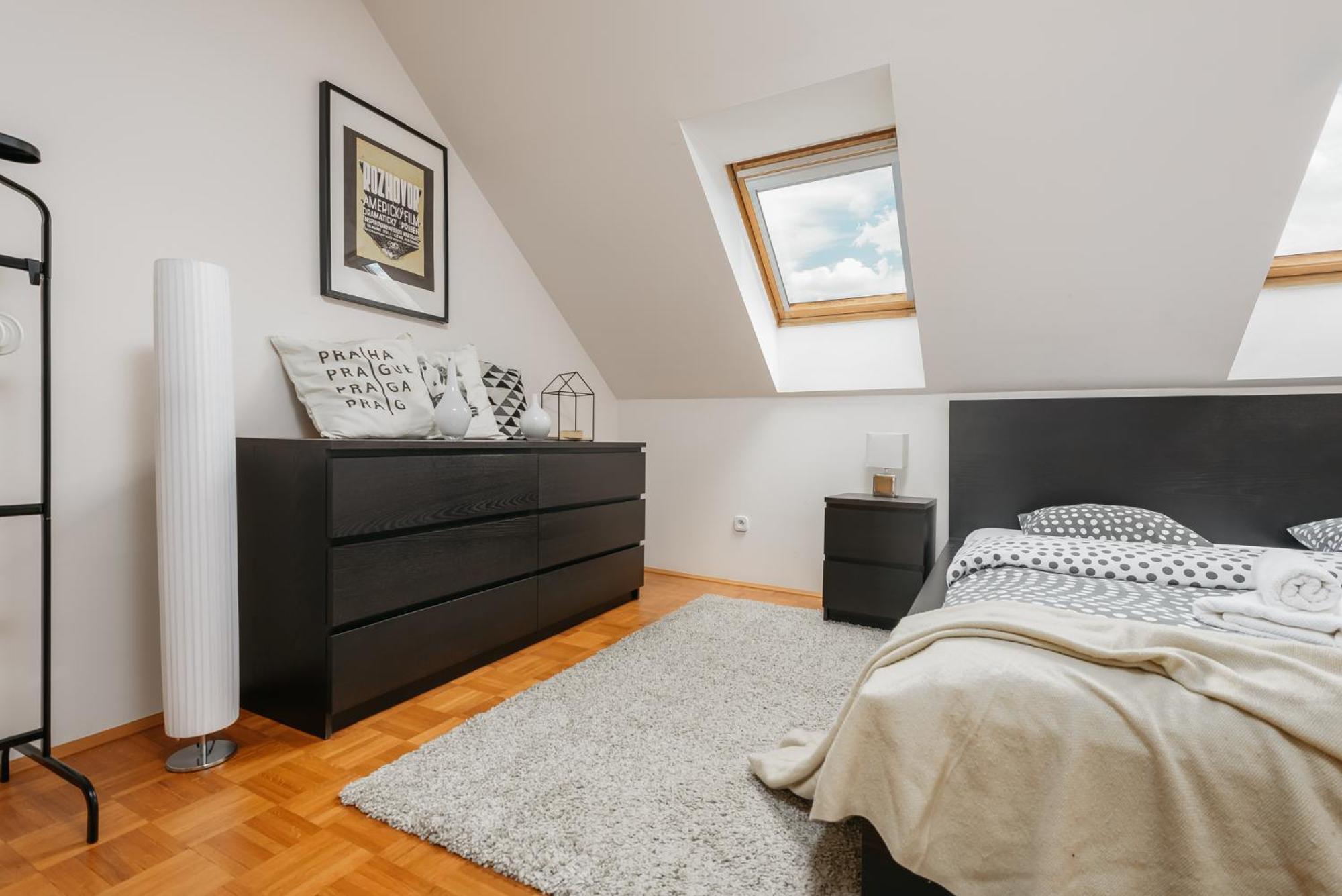 Roy 2 Bdr Apartment With Prague Castle View, Parking & Ac エクステリア 写真