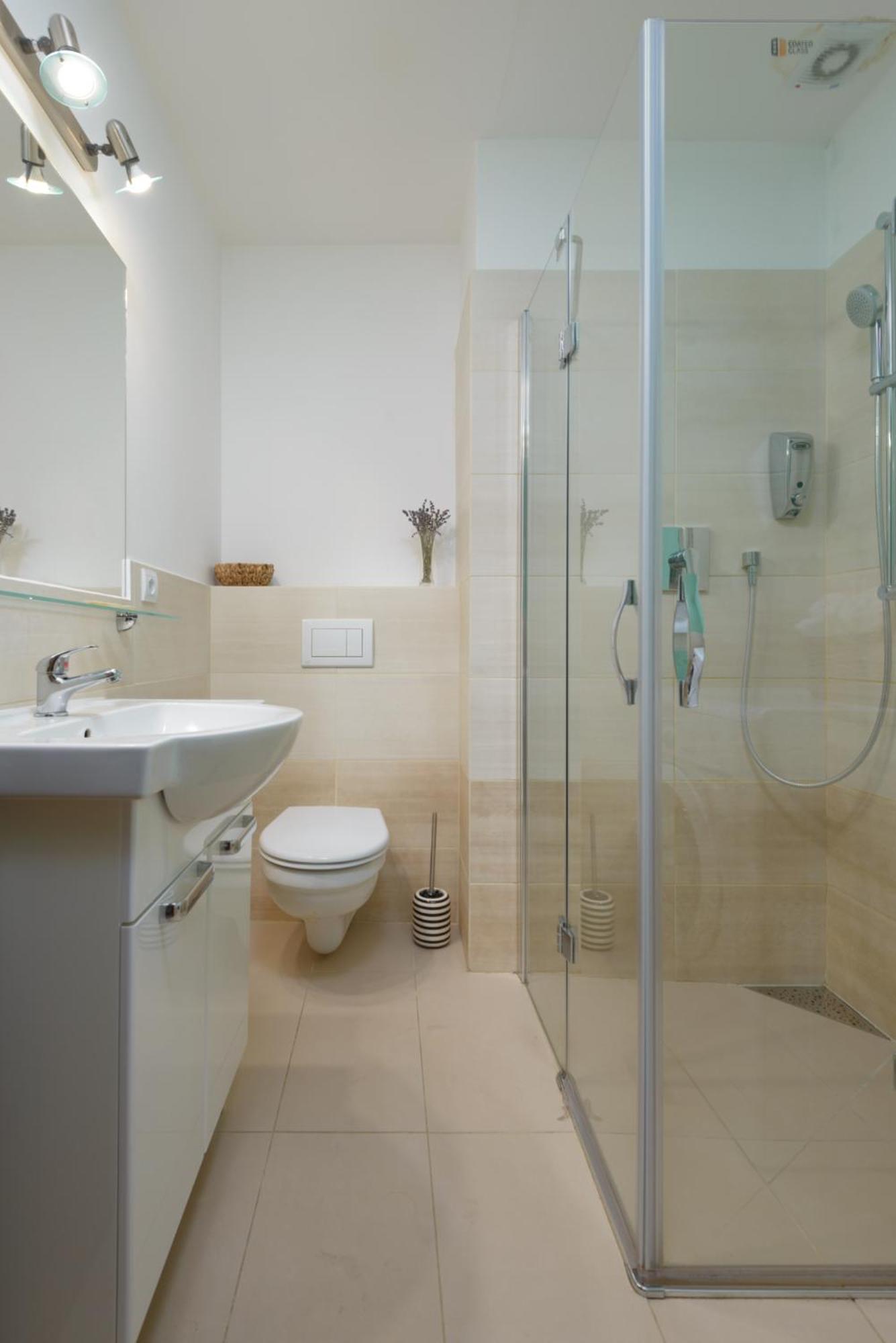 Roy 2 Bdr Apartment With Prague Castle View, Parking & Ac エクステリア 写真