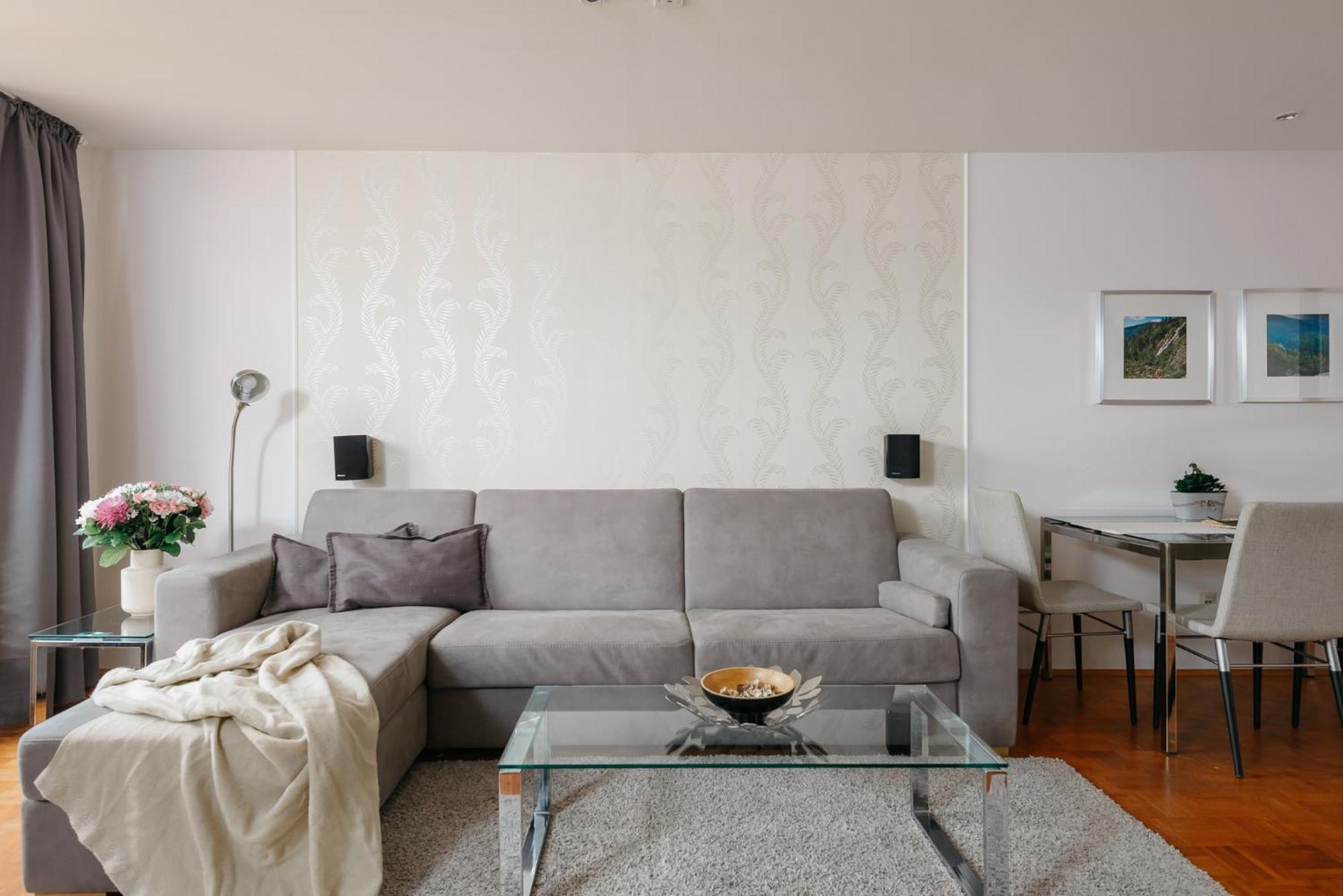 Roy 2 Bdr Apartment With Prague Castle View, Parking & Ac エクステリア 写真